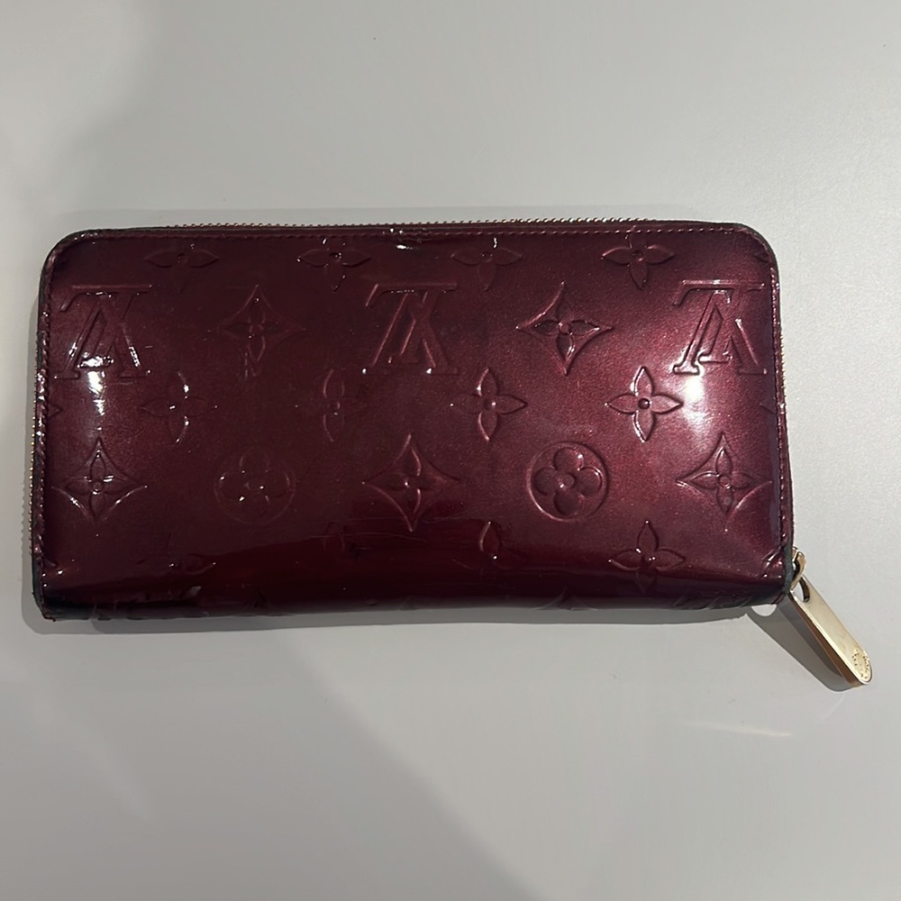 Louis Vuitton Monogram Vernis Zippy Wallet Patent Leather